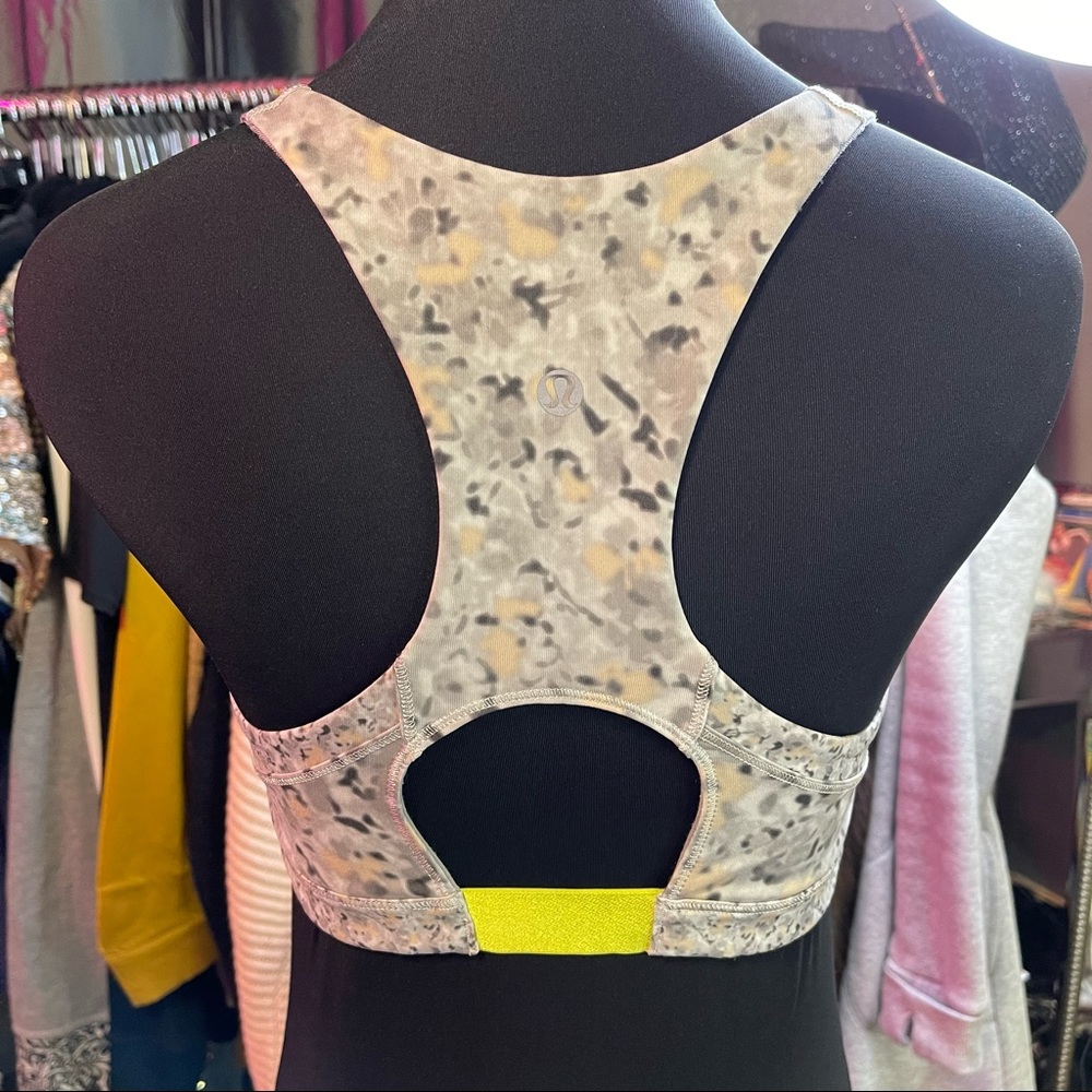 Lululemon Top Speed Bra
Petite Fleur Silver Spoon Size 8